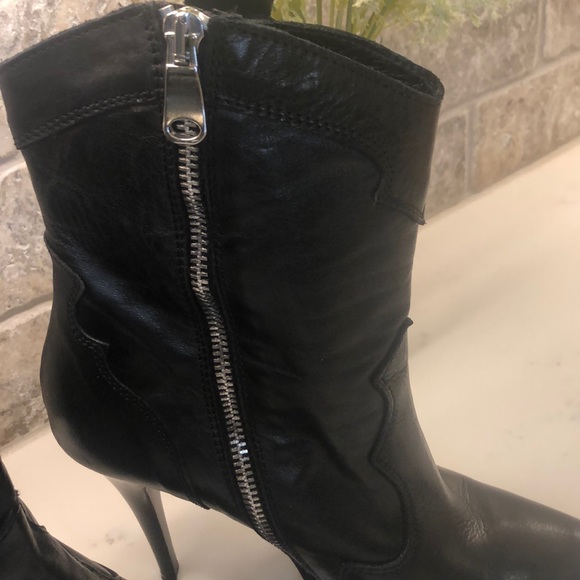 Charles David - Picture 9 of 13